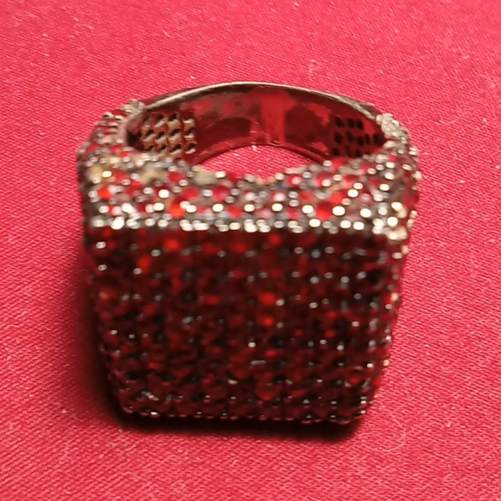 Red diamond ring - Picture 2 of 15